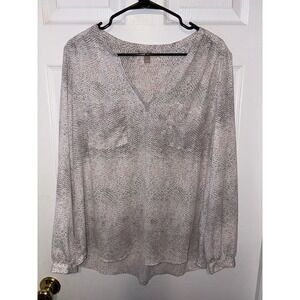 Roz & All Women's Long Sleeve V-Neck Blouse Top Animal Print Size L Large 1343